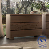 Como Contenitore Moderno Sagomato Legno di Noce 3 cassetti dettaglio decorativo Comete intagliato 8270D Storia Mobili Design Passione Artigianale Centenario