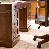 Dettaglio Scrivania classica in legno di ciliegio Arte Piombini Mobili Classici Italiani