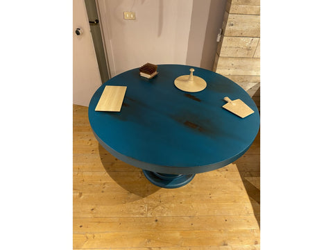 ROUND TABLE IN VINTAGE LACQUERED BRUSHED FIR WOOD FROM THE CARPENTRY