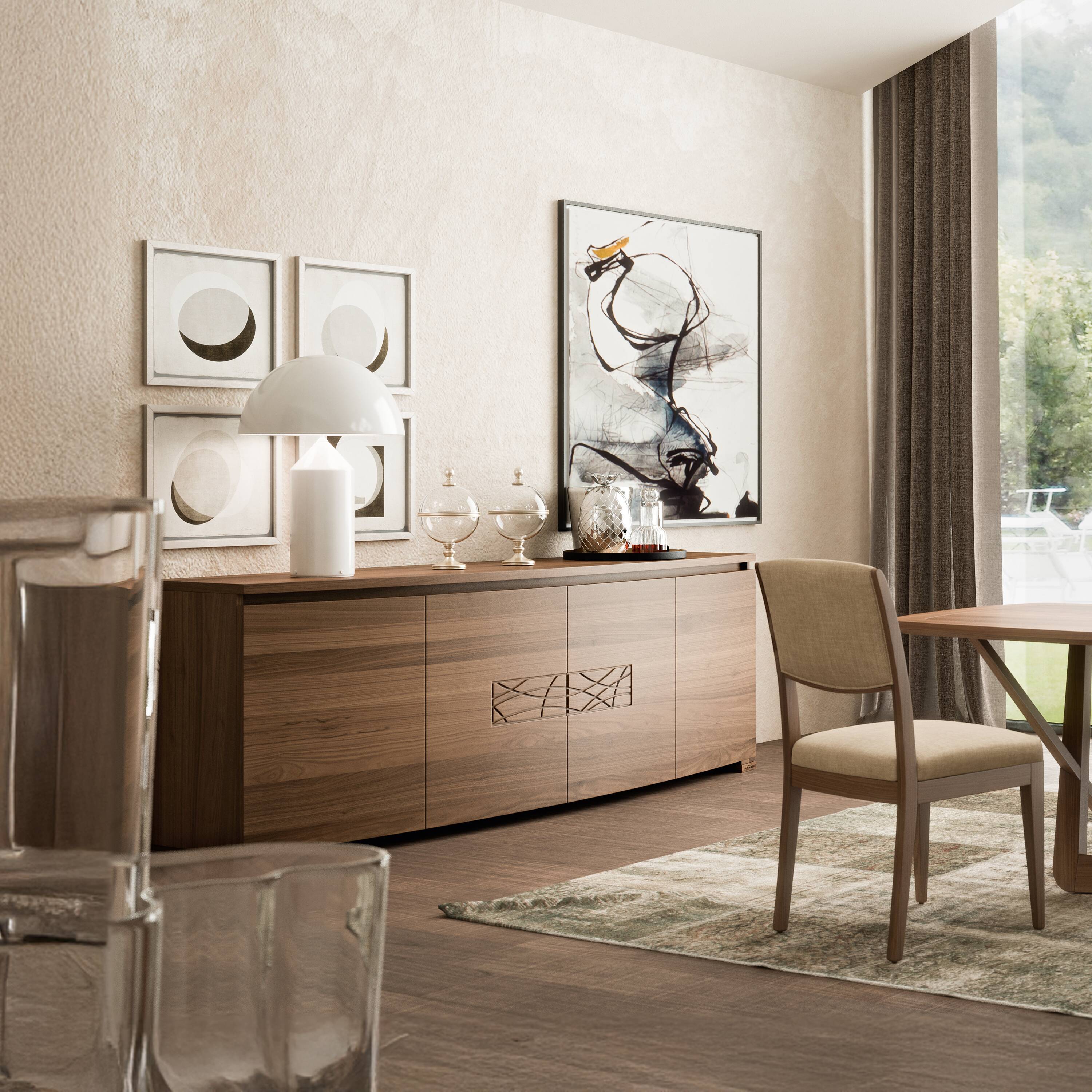 Credenza contemporanea Modigliani 8214F in vero legno di noce con quattro ante sagomate, decoro Comete intarsiato e apertura a gola integrata, inserita in elegante ambiente soggiorno contemporaneo