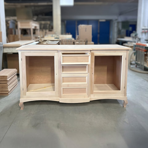 Credenza classica Tiziano RH608 allo stato grezzo non verniciato, struttura in legno a vista che mostra qualità costruttiva e lavorazione artigianale