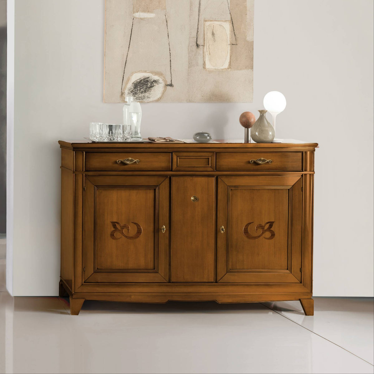 Credenza Classica In Legno Con Decoro e Portabottiglie Collezione Arte d'Este Piombini Mobili Classici Italiani P3009