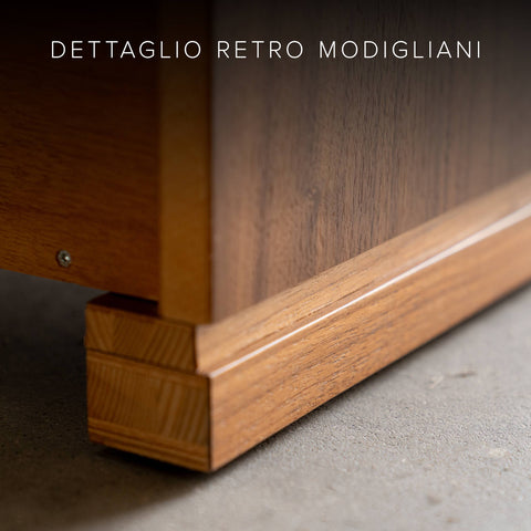 Dettaglio della costruzione della collezione Modigliani in vero legno di noce, finiture accurate e qualità artigianale Piombini visibile anche nelle parti non a vista