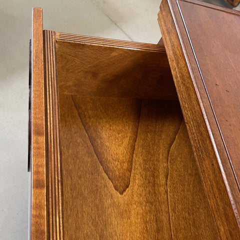 Classic Container Nightstand in Cherry Arte D'Angiò Piombini