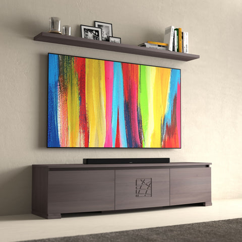 Mobile TV moderno sagomato legno noce cenere con mensole collezione Modigliani Piombini Mobili Classici Italiani tv 77" accesa 8206F