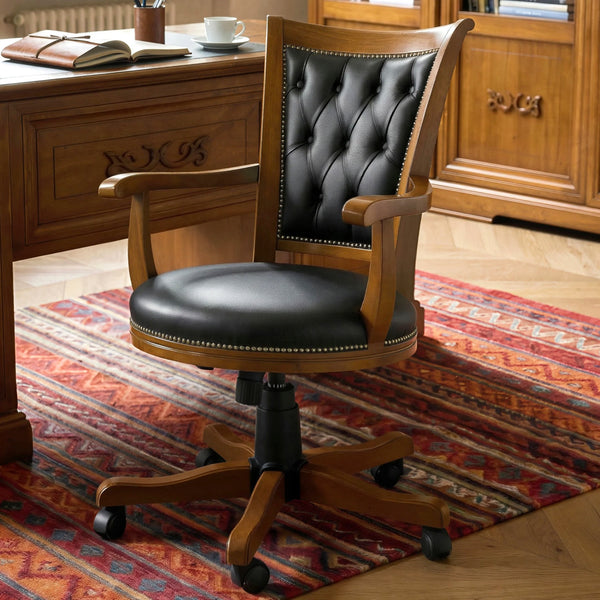 Klassisches Tizian-Studio, Parkettschreibtisch, Capitonné-Sessel, Intarsien-Bücherregal
