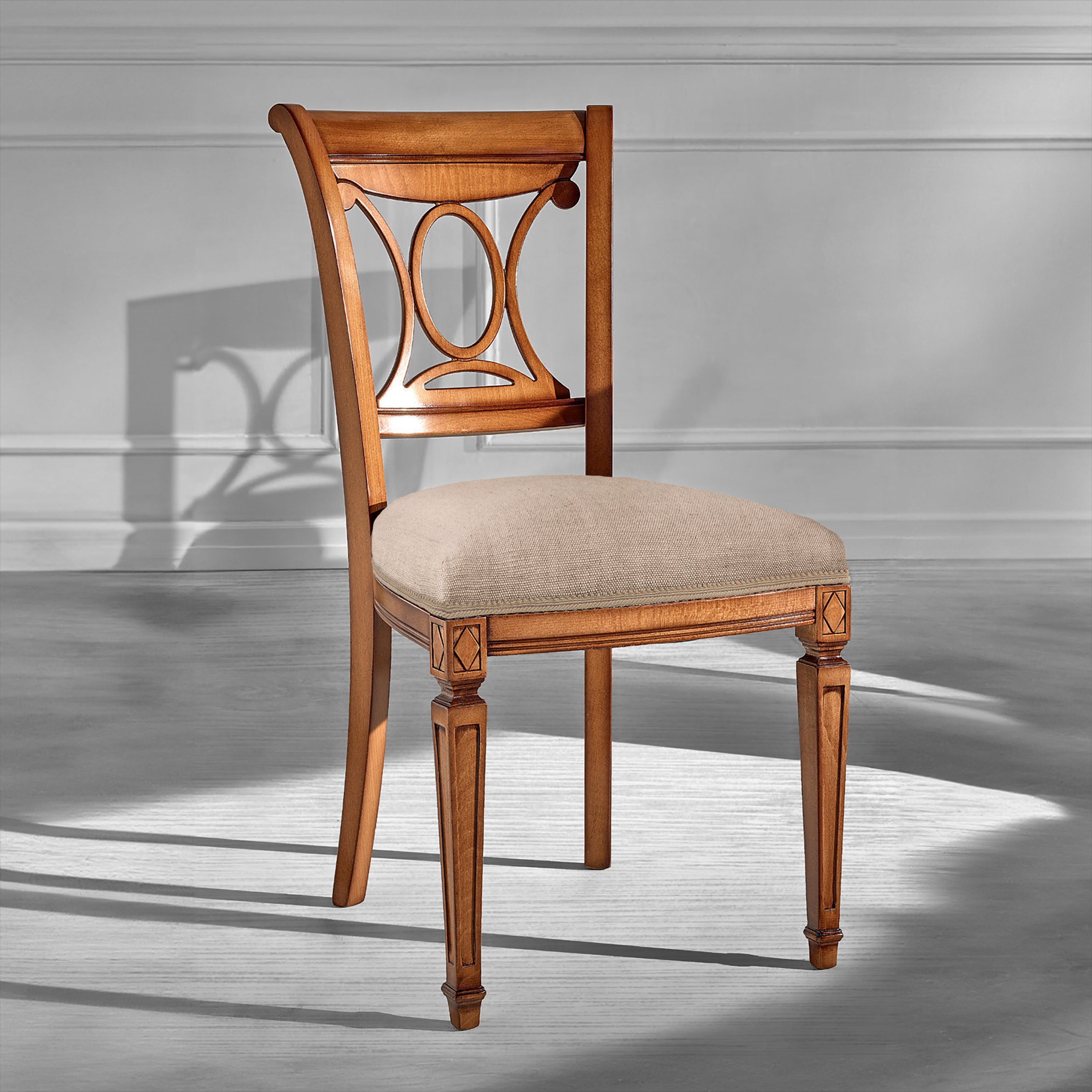 Sedia Classica Ebe in Tessuto Tortora| Eleganza Collezione Arte Tiziano