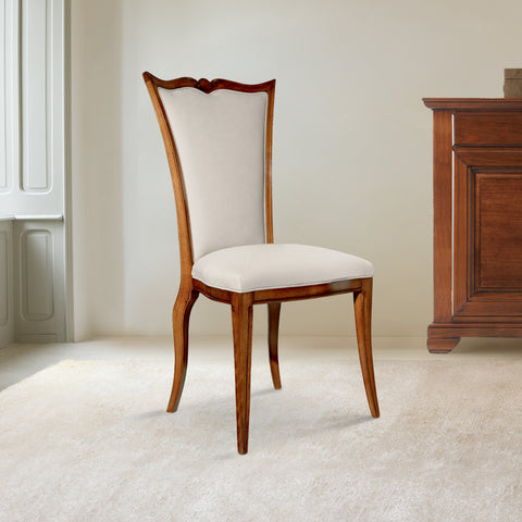 Sedia Isabella in Pelle Siviglia Top Bianco
La pelle bianca valorizza la purezza delle forme, regalando alla sedia Isabella un carattere essenziale, elegante e contemporaneo.