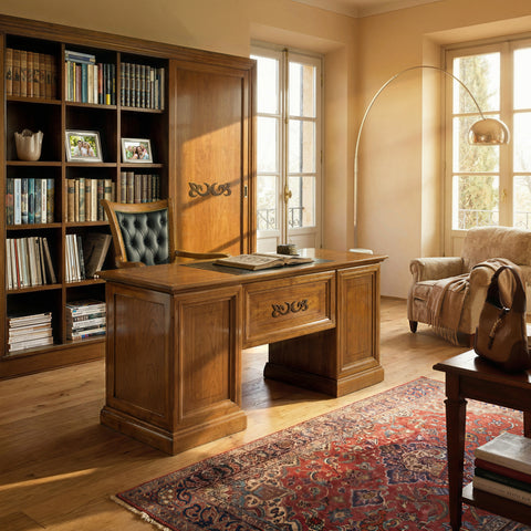 Versione in finitura legno naturale GRN14 Bassano Chiaro Anticato dello Studio D’Este STU308-STU309 con scrivania in pelle e libreria monumentale 290 cm.