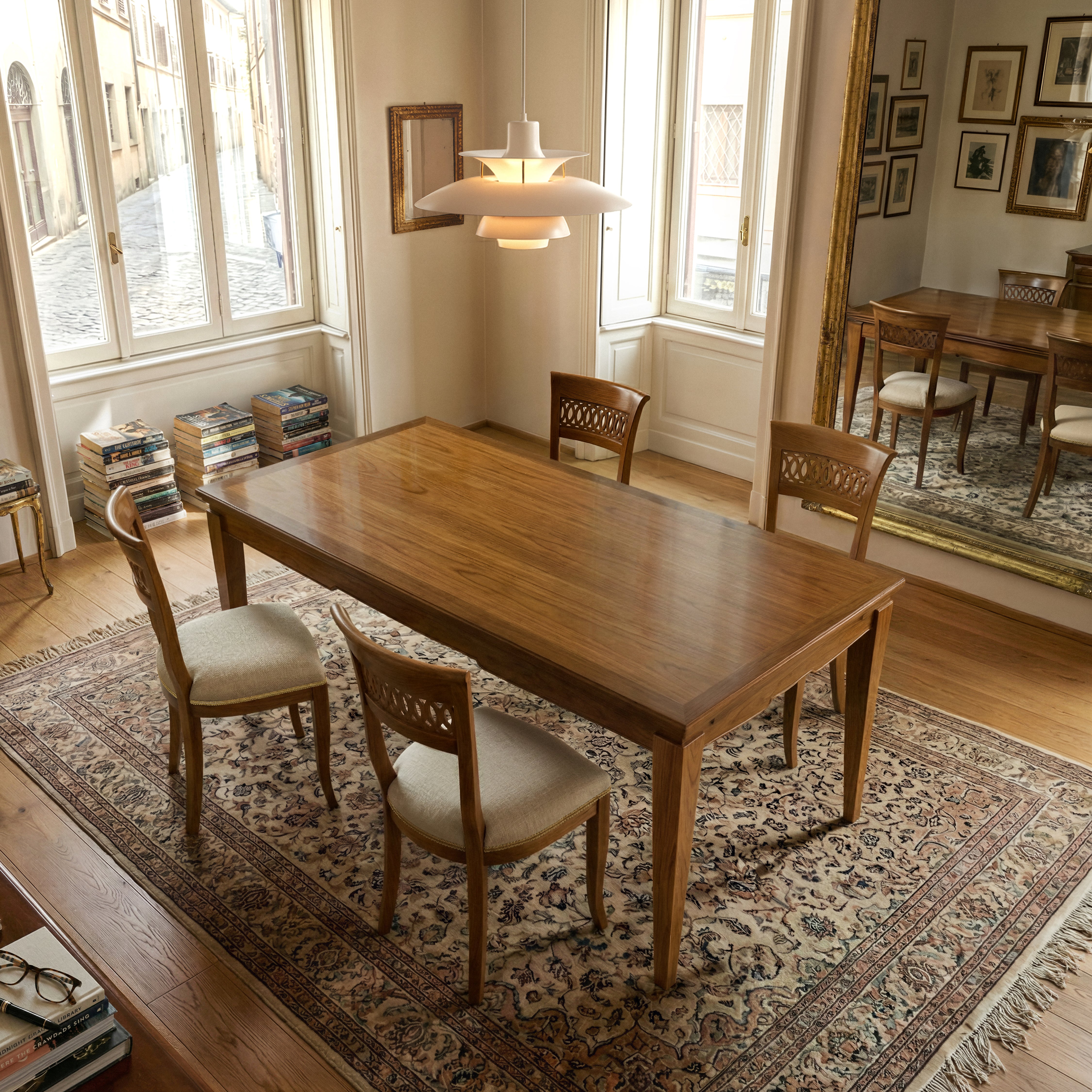 Tavolo classico con quattro sedie classiche collezione d'Este Piombini mobili artigianali italiani