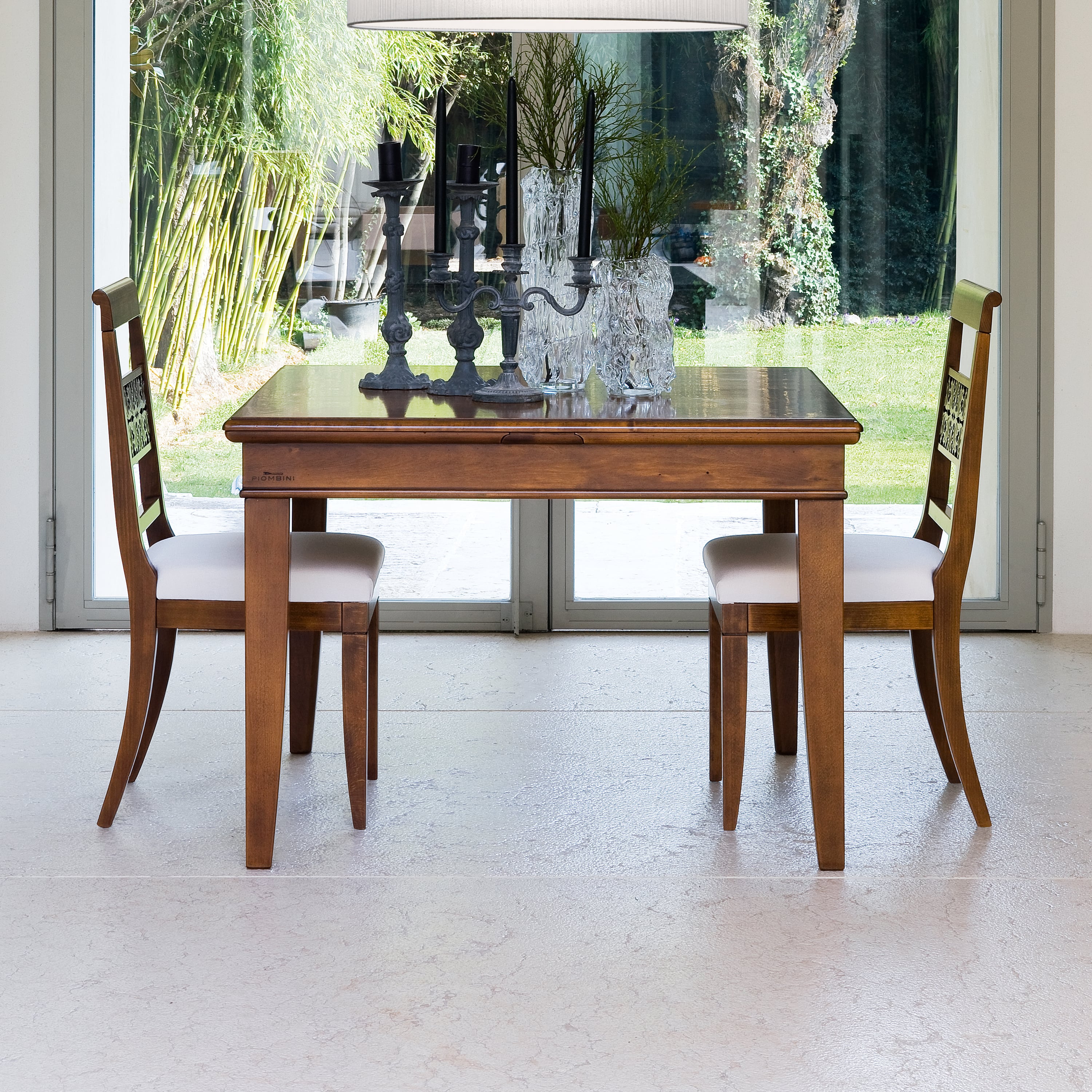 Tavolo in Ciliegio Quadrato Allungabile – Eleganza e Artigianalità