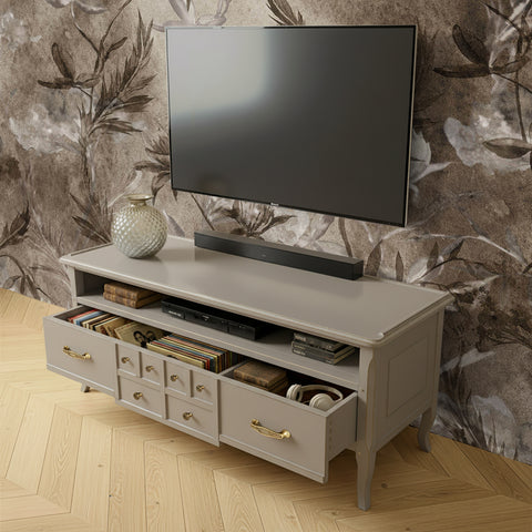 Mobile Porta TV classico con cassetto e vano giorno, firmato Tiziano. Un arredo Piombini che unisce stile intramontabile e funzionalità moderna.