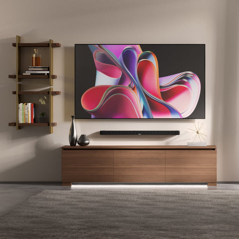 Mobile TV 3 porte grande Modigliani in Noce Canaletto con ante lisce, apertura a gola e luce LED integrata