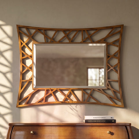 Specchiera classica rettangolare traforata Visconti Piombini con cornice in legno lavorata artigianalmente. Il disegno traforato dona leggerezza e carattere alla composizione, completando il gruppo notte con eleganza e armonia.